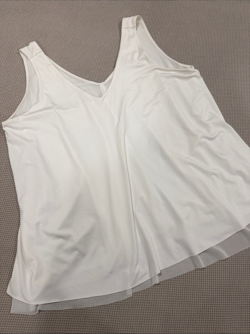 Women’s V-Neck White Sleeveless Top